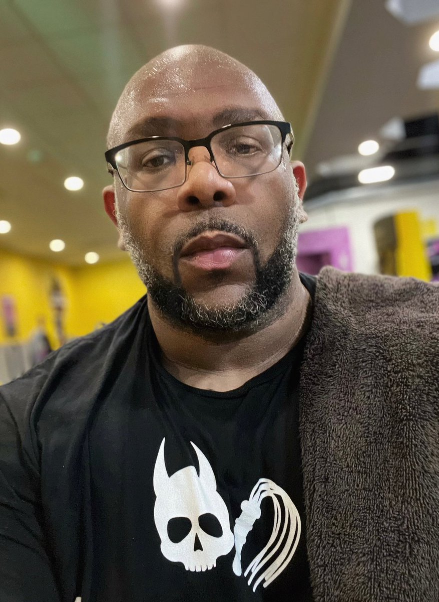 CDeMetrius_1st's tweet photo. Good Morning & Happy Sunday! Hope everyone’s day is GREAT overall!
#planetfitness #sweatydickandballs #hoochiedaddyshorts #cashleybrownlawrence #thisis40 #LeoSeason #IamDaddy https://t.co/6djdMnzD29