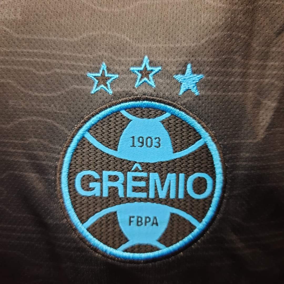 Vaza imagem da terceira camisa do Grêmio para a temporada 2023!