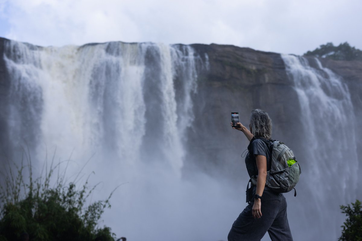KeralaTourism's tweet photo. Lost in the captivating beauty of Athirappilly Falls! ποΈπ The Kerala Blog Express team immerses in nature's grandeur and is left spellbound.
#AthirappillyFalls #KeralaBlogExpress #KBE #BloggersTrip #StoryTellers #TravelForGood #KeralaTourism https://t.co/CrvDv0kerL