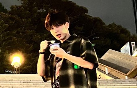 cutecatsquirrel's tweet photo. taehyun we miss you <3 https://t.co/aNMbsGNJo1