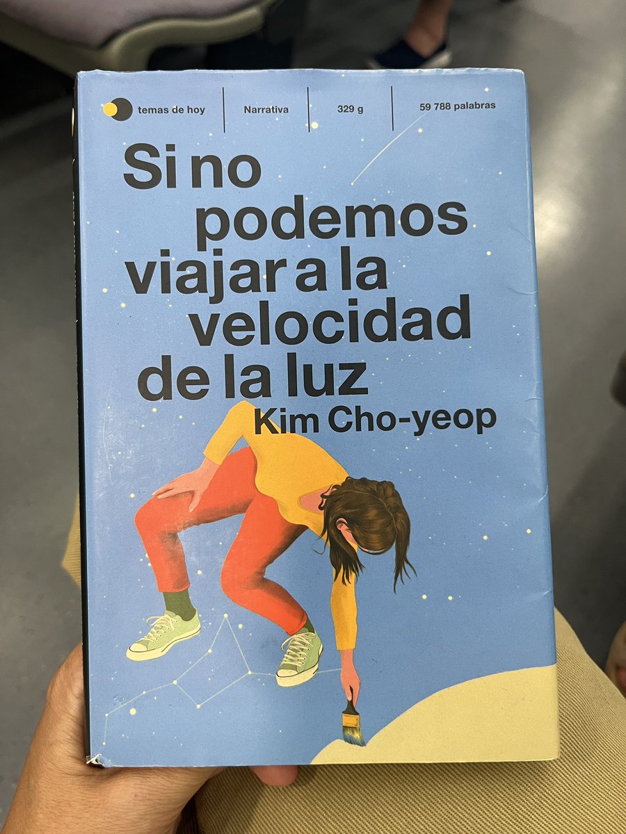 MTarradellas's tweet image. Recomanacions de lectura d’estiu: a)novel.la sobre com l’esforç no sempre ens porta al punt desitjat (malgrat molts repeteixin aq mantra fins a morir), i b)contes fantàstics (jo crec q, al pas q anem, futuristes) q m’han sorprès molt agradablement! #lecturesdestiu