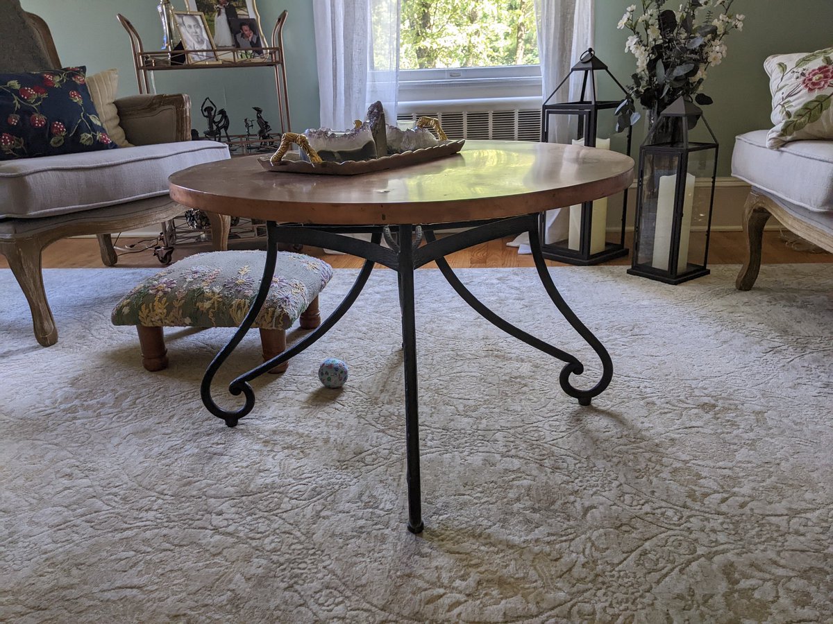 MommaRucks's tweet photo. @sheshe224866221 
The coffee table! https://t.co/gKZFZpxGt9