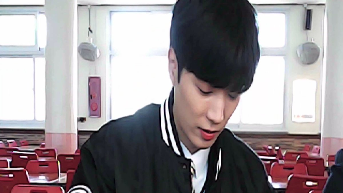 StudyJonghyeon's tweet photo. Watch Kim Jonghyeon in Lee Hyunjoo's vlog with Cha Sunwoo during the filming of It Was Spring 📹
▶️ https://t.co/1acUnWMjwi
#KIMJONGHYEON #김종현 #ItWasSpring #시작은첫키스 https://t.co/a3Fp12xU5c