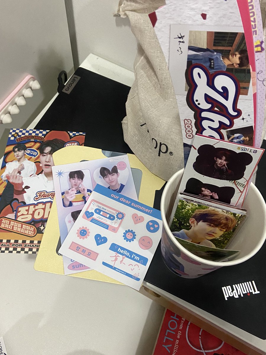 bfnishiriki's tweet photo. present at #ourdearsummer hao event ♡
had a lovely time at the event 🤍 

big thanks to @ZHANGHAO_MY for organising this event and for the freebies alongside @peanut_rosin as well🫶🏻 https://t.co/xPhp747Hjx