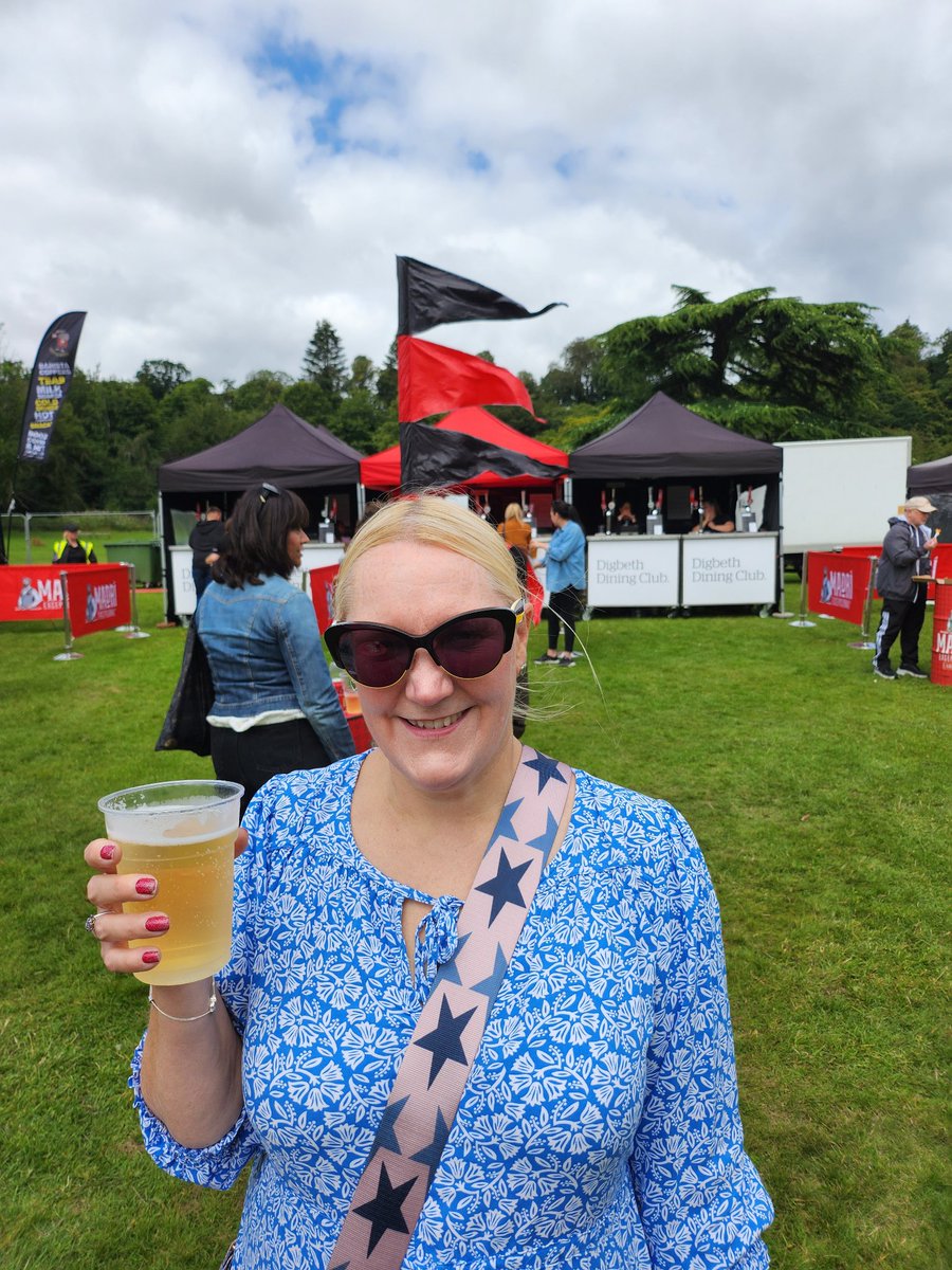 BaggieSarah's tweet photo. Cheers from @DigbethDiner at Himley Hall 🍻 https://t.co/6t6QDYuz1N