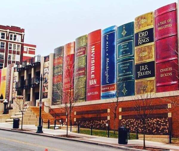 bethcarter007's tweet image. Speaking of libraries, isn't this stunning?! This is the public library in Kansas City, Missouri. I have a picture standing in front of it (somewhere.) It's inspiring and so unique. #writerslife #WritingCommunity #ReadersCommunity #library