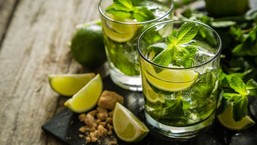 YourFoodStoryON's tweet photo. Enjoy a refreshing mojito in the sun! This mojito recipe comes with an Ontario grain corn whisky twist from @GoodInGrain. ☀️
=> https://t.co/hFSM5NIkaE
#YourFarmers #OntarioFarmers #OntarioFarms #OntarioGrains #GrainCorn #Whiskey #Mojitos #SummerDrinks #GoodInEveryGrain https://t.co/NjEGPI4xcu