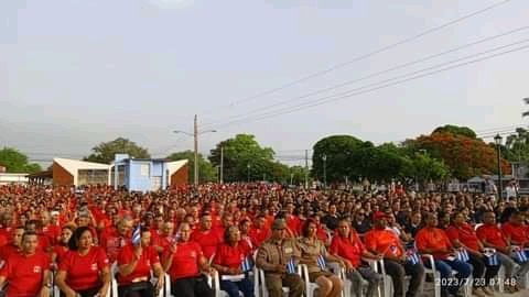 Convirtiendo los reveses en victorias los granmenses en #RíoCauto  celebran el 70 aniversario del asalto a los cuarteles Moncada y Carlos Manuel de Céspedes.  #ConTodosLaVictoria   #70Moncada    <a href="/DiazCanelB/">Miguel Díaz-Canel Bermúdez</a> <a href="/CapoNapoles/">Yanaisi Capó Nápoles</a>  <a href="/MilanesJerez/">Wilver Jerez Milanés</a>