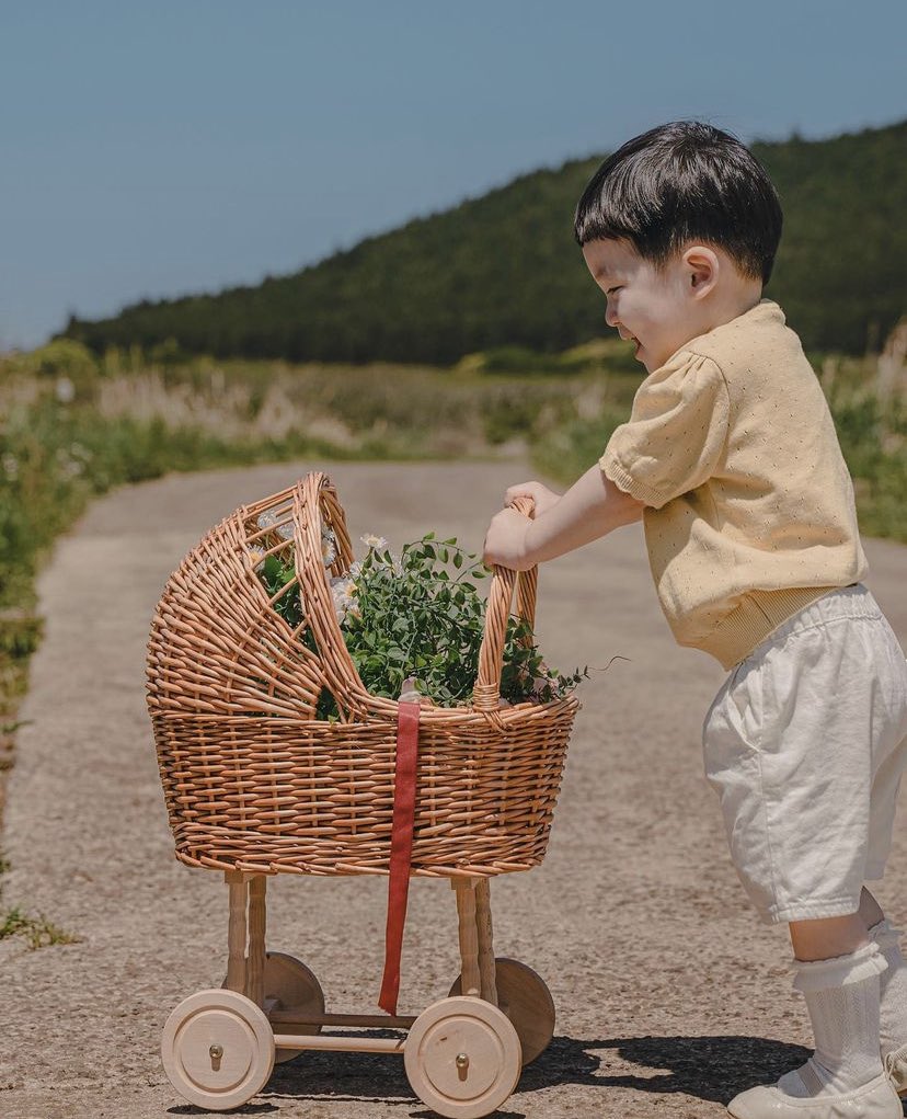 dyllette's tweet photo. @reyradelion @ajgency @TAMANBINTANGG 👶🏻 hallo uncle bintang☝🏻@bintcang 

aku "Haru Aksa Pranaja" 🤭 

makacih udah beljuang buat star selama ini yah 🫶🏻

/haru bawa keranjang bunga/ i am very proud of you 👶🏻🤩🤍 you have given your best! https://t.co/P5qvOTPEHy