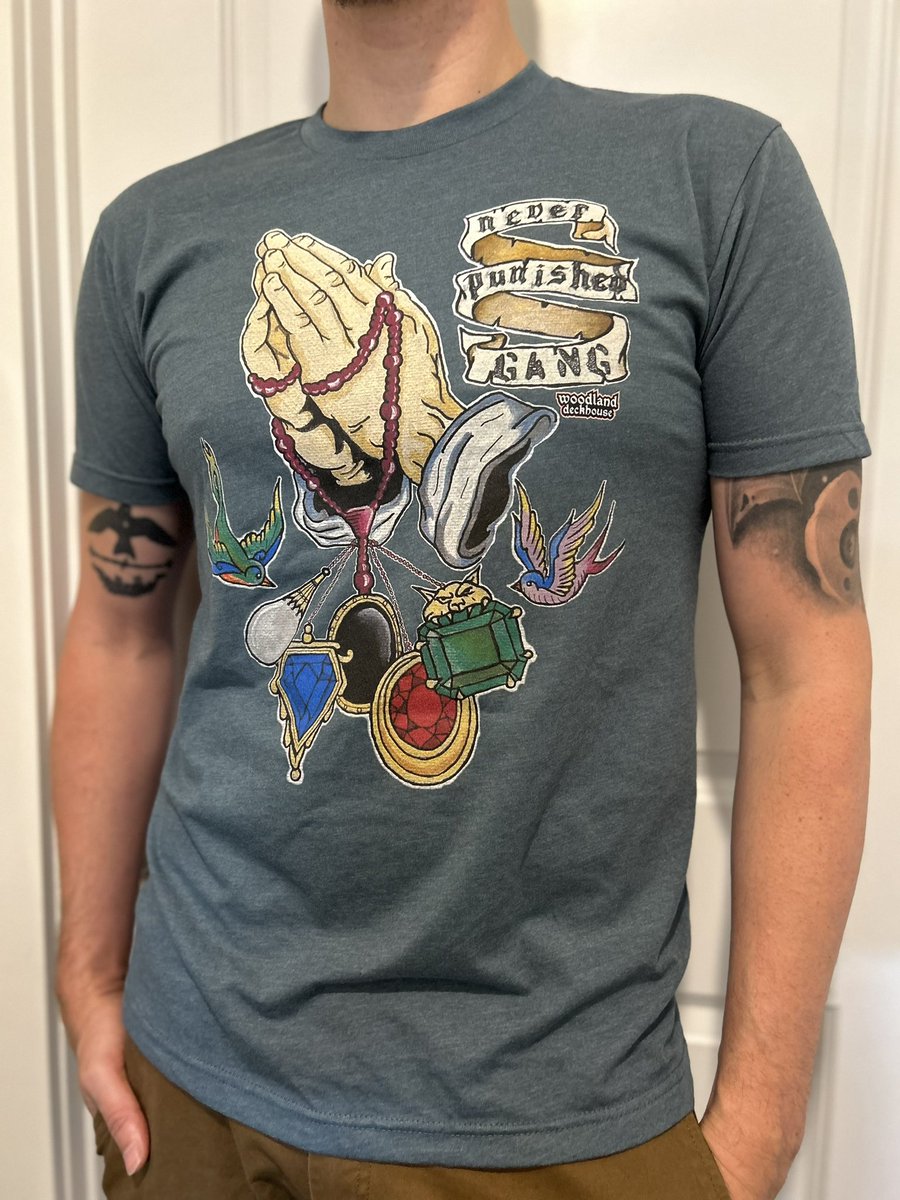 ThopterFactor's tweet photo. @wldeckhouse has the best merch. https://t.co/Z8osv7rCDQ