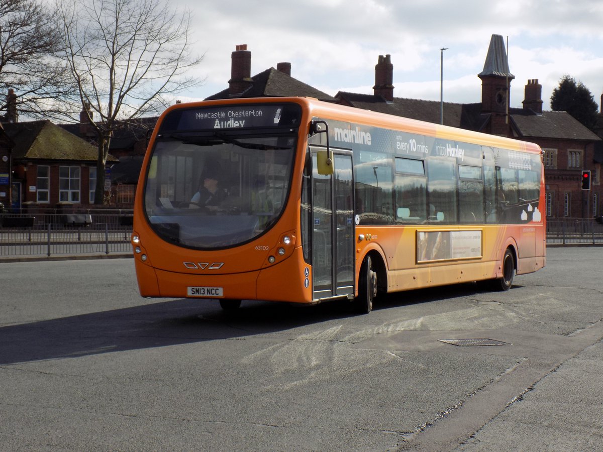 The2002BusGroup's tweet image. Seen at Newcastle Under Lyme is #FirstPotteries Wright Streetlite SM13 NCC on route 4 to Audley