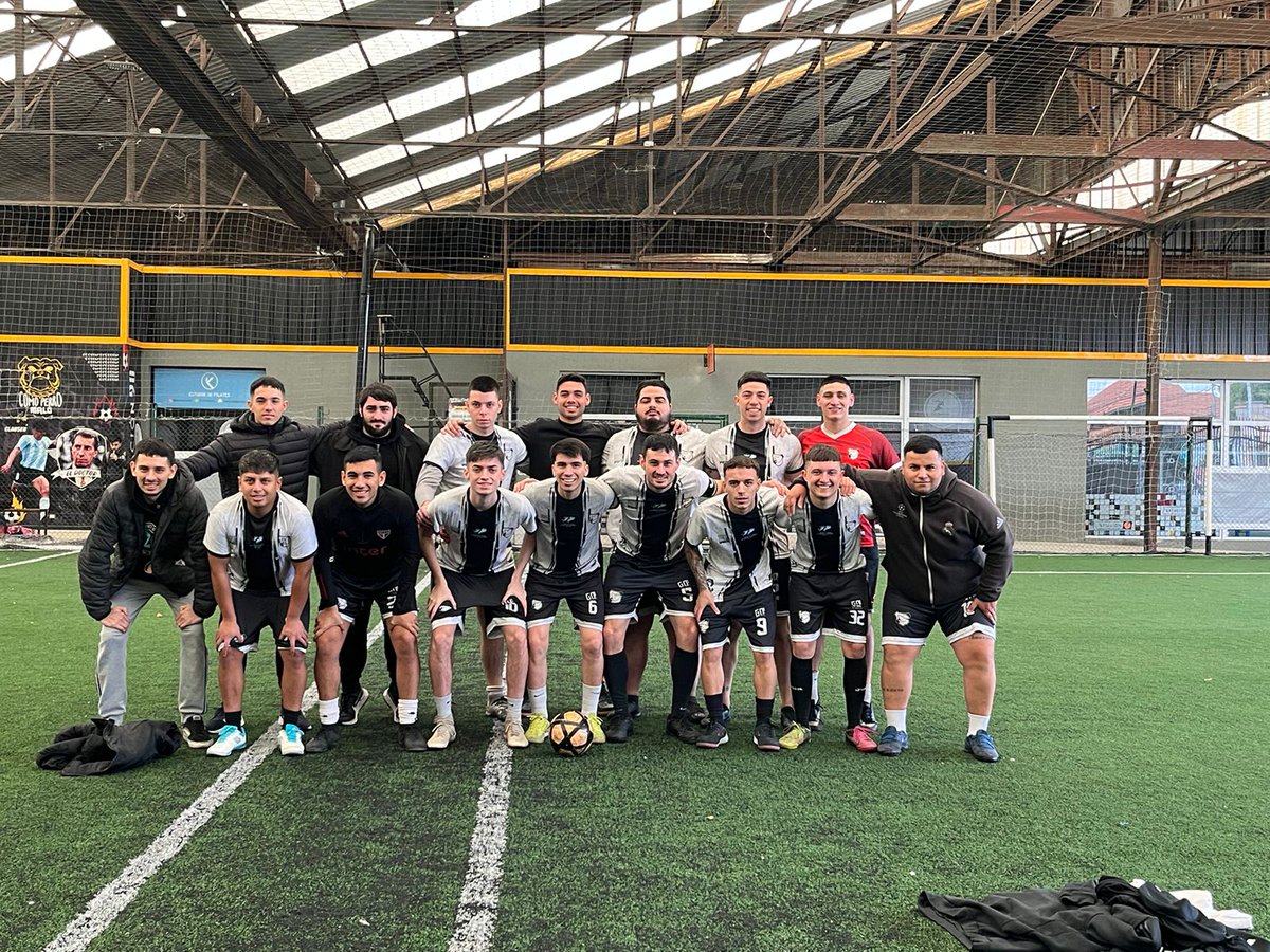 NO SE DIÓ ❌

El equipo del <a href="/GallegoVeloso/">Patria Alfarista</a> jugó un partidazo en la final vs <a href="/TemperleyLAT/">Temperley LAT</a> pero cayó 1-0 y se quedó con el segundo puesto del torneo <a href="/LAT_ARG/">LAT - 𝑳𝒊𝒈𝒂 𝑨𝒓𝒈𝒆𝒏𝒕𝒊𝒏𝒂 𝑻𝒘𝒊𝒕𝒕𝒆𝒓</a> .

Frente en alto y orgullo por este equipo que siempre compitió.

#VamosAlbo⚪⚫