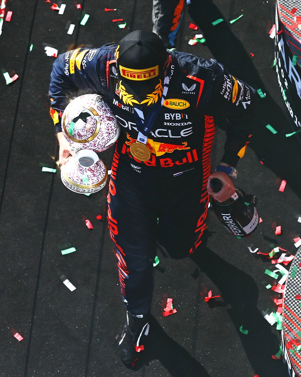 Record broken ✅ Trophy broken 🫣 <a href="/McLarenF1/">McLaren</a> 👀