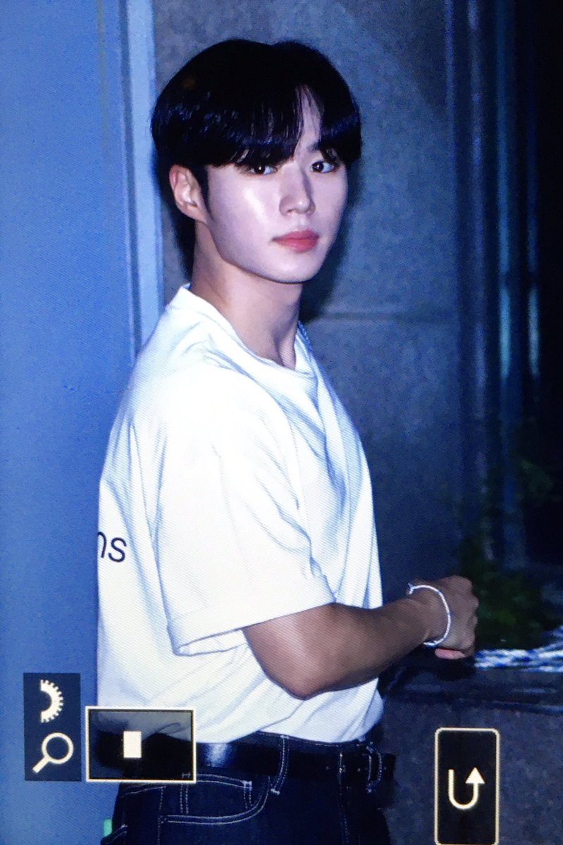diveinto1120's tweet photo. 230723 퇴근퇴근 

#김준서 #KIMJUNSEO #위아이 #WEi https://t.co/DxFaXeIy8l