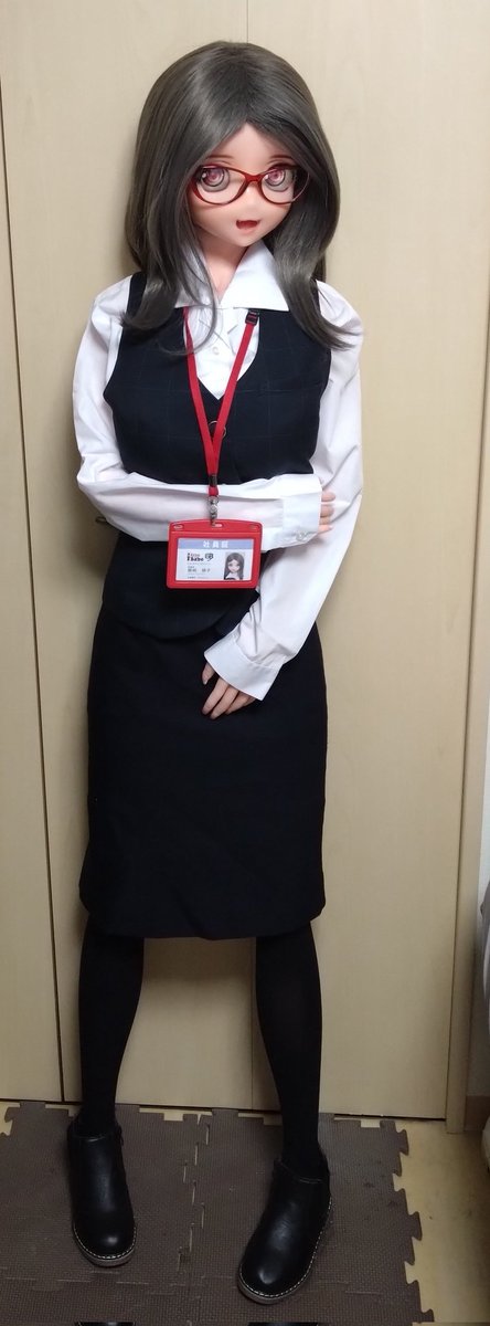 TCdkrkm's tweet photo. どうもOL感がイマイチだなぁと思ったんですが、スカートを絞ってタイトにしてみたら多少はOL感が増した気がしますね。☺️ https://t.co/GATmItHrtD