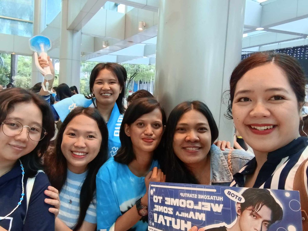 Peunikelss's tweet photo. Thank you Poknielss 💙💙 Yay see you again next con HUHU 🤧🥹 https://t.co/vnbf7Klt6U