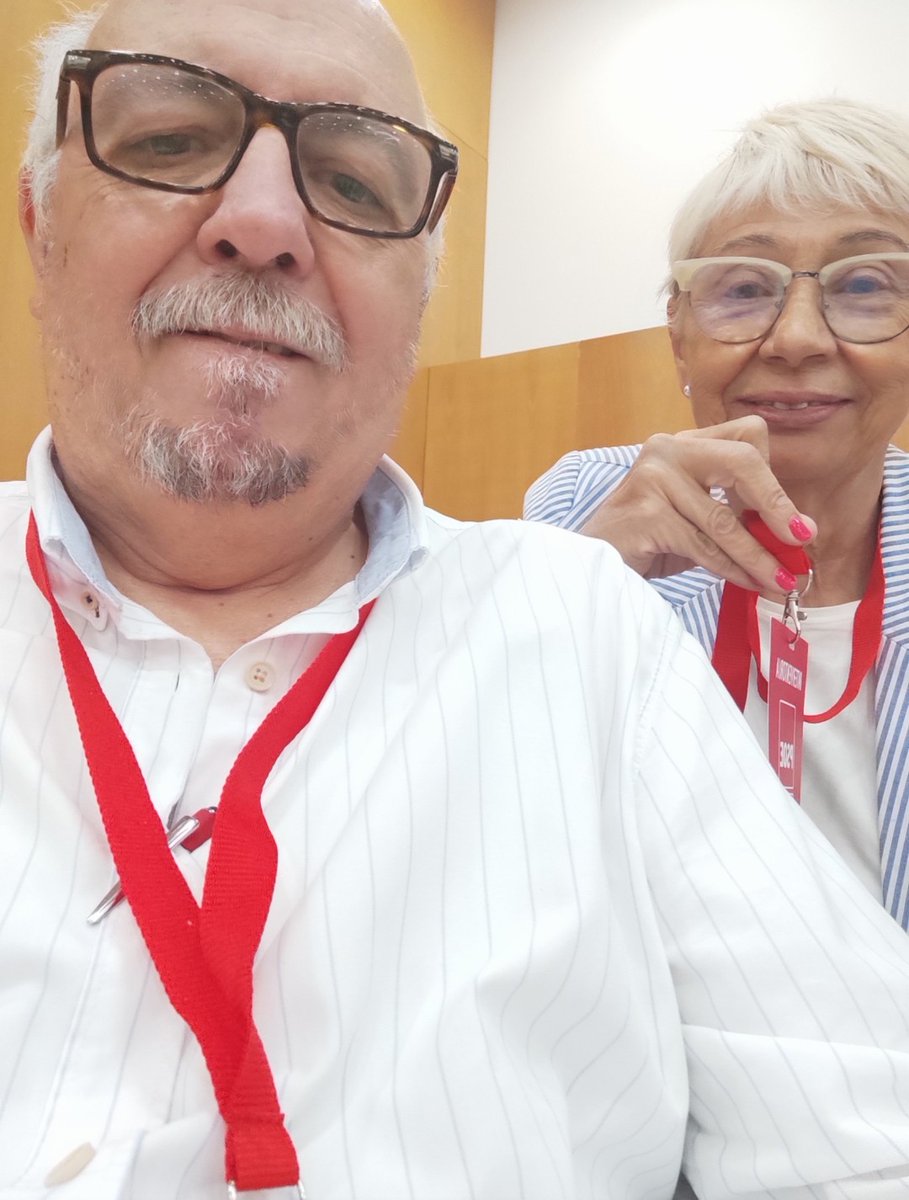 Con mi compañera <a href="/acebedo_carmen/">Carmen</a> del <a href="/psoe_sja/">PSOE San Juan de Aznalfarache / ♥️</a> ¡¡¡𝗦𝗮𝗹𝗶𝗺𝗼𝘀 𝗮 𝗴𝗮𝗻𝗮𝗿!!! 
#REMONTADA 
#EspañaAvanza
#TodoalRojo❤️