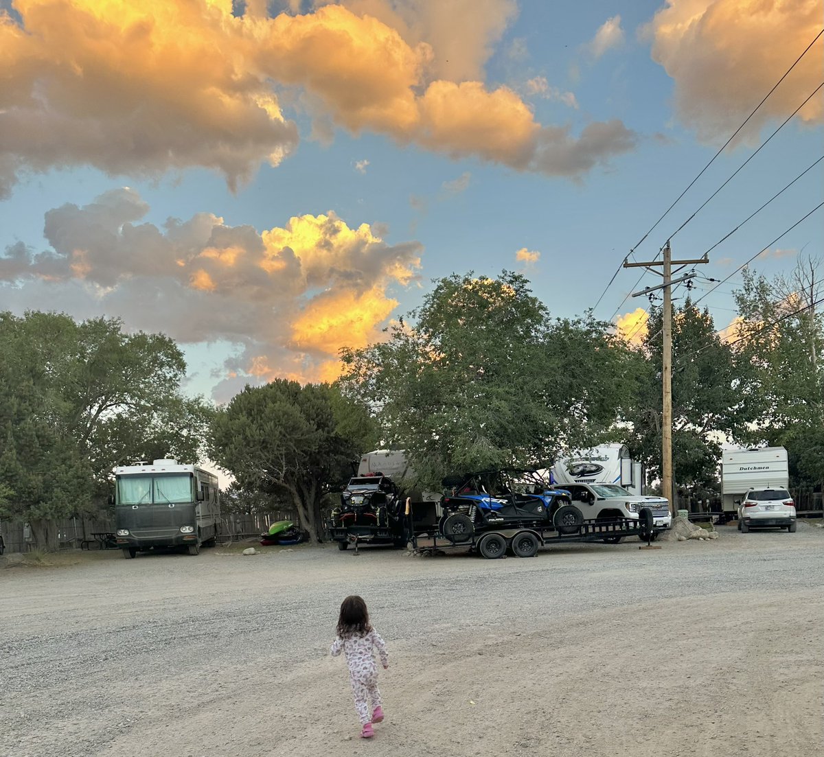 Nicholesilva55's tweet photo. Sunsets and my princess https://t.co/3go6QoBhpZ