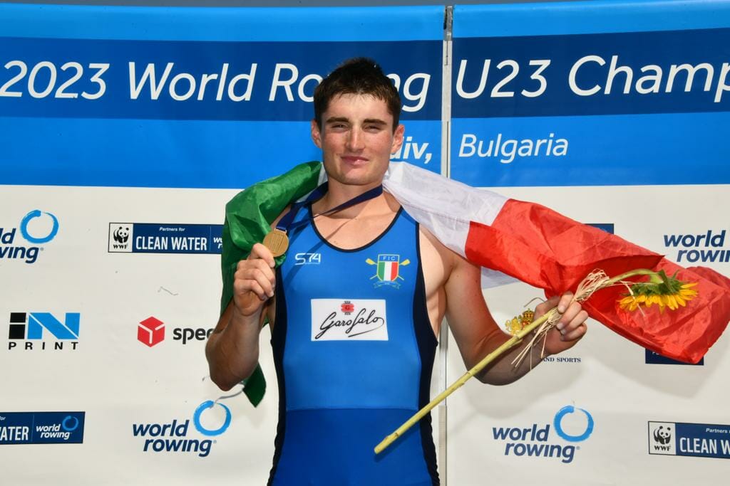 CANOTTAGGIO - Grande Italia ai Mondiali Under 23. Vittoria nel medagliere con 5 ori, 3 argenti e 1 bronzo.

Leggi la news: magazinesportivo.it/news/mondiali-…

#rowing #canottaggio <a href="/canottaggio1888/">FederCanottaggio</a>