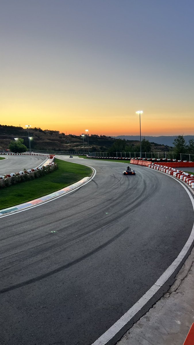 Chasing the Sunset ☀️
With an Adrenaline Rush🏎️🏎️
#LiveLoveLebanon 🇱🇧