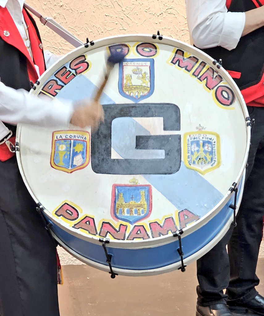 EmbEspPan's tweet photo. El cónsul ha asistido hoy a la fiesta de Santiago Apóstol #DíadeGalicia en la Sociedad Española de Beneficencia, el decano de los centros 🇪🇦 en 🇵🇦

Un día lleno de tradiciones gallegas y españolas: música, danza, gastronomía... Gracias a la Junta Directiva por la invitación. https://t.co/wbXjkmuT7b