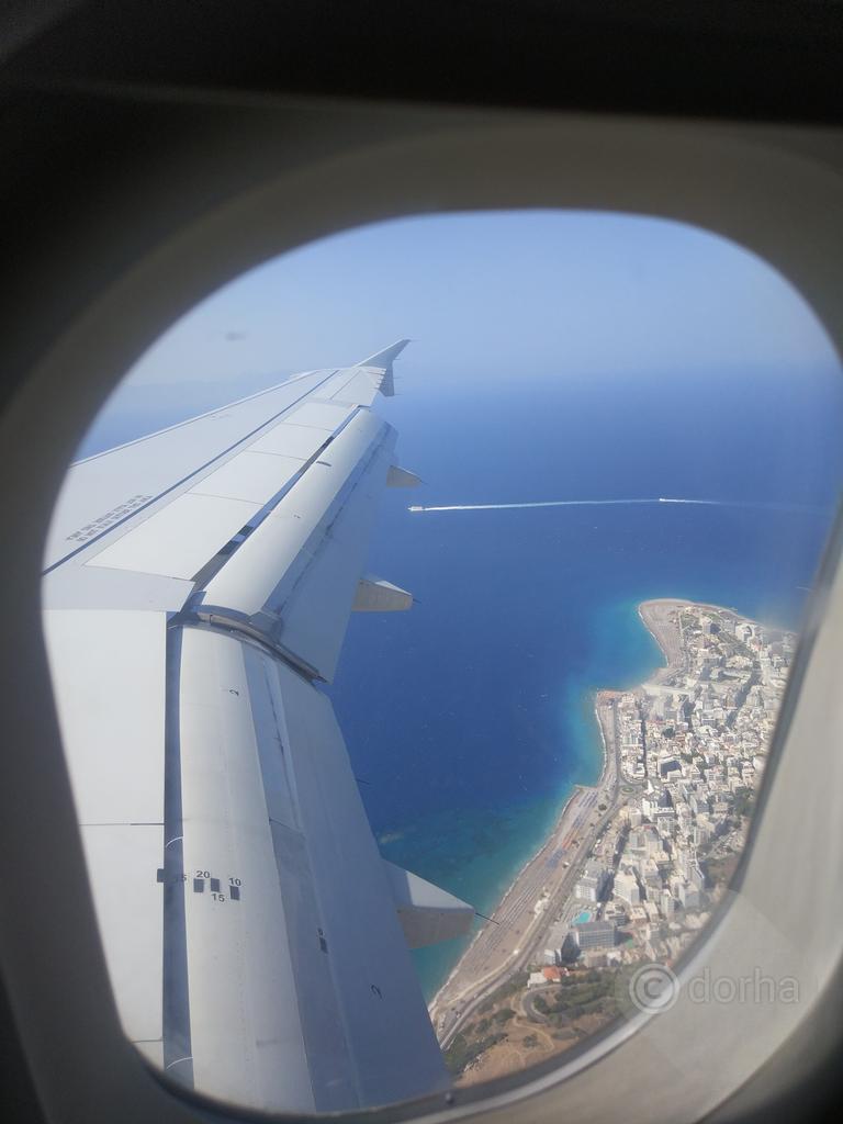 ✈️Flying 🛬🥰🏝️🇬🇷
#Greece #Rhodos #Traveling
#AirplanePhotography #SeaPhotography