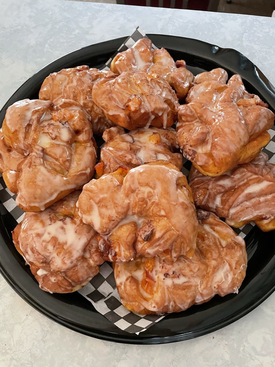 joandsue's tweet image. Third place winner (Apricot Herb Focaccia). My Apricot Fritters didn’t place. #apricotfestival #lillooet #bakingcompetition Overall 6/7 of my entries won a prize and B won a prize too! So excited and feeling very grateful ♥️♥️♥️♥️