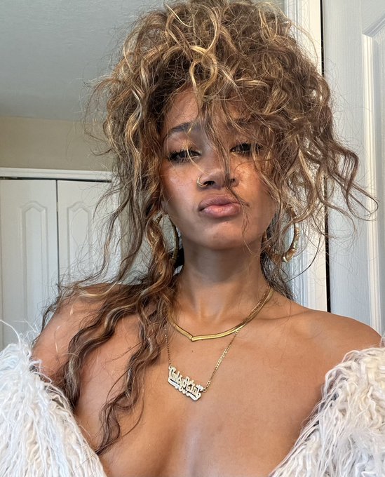 I&rsquo;ll make a thug of u https://t.co/XEa9tbpGQw<a href="/tag/road"class="tags"><span>#road</span></a>