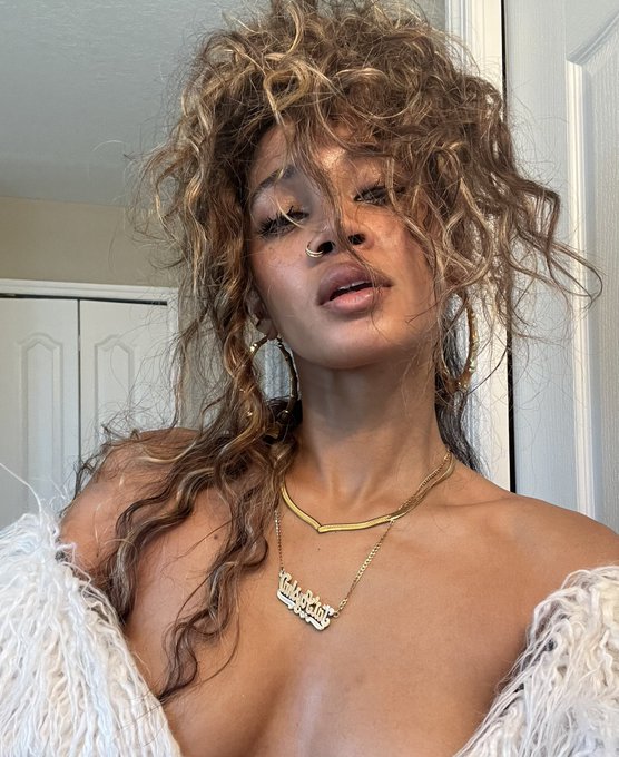 I&rsquo;ll make a thug of u https://t.co/XEa9tbpGQw<a href="/tag/road"class="tags"><span>#road</span></a>