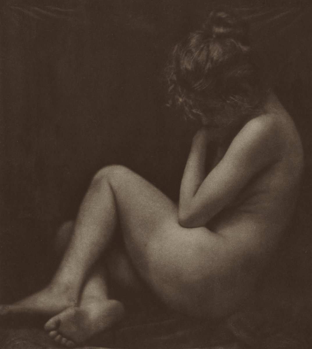 tommasson76's tweet photo. Germaine Krull, ca. 1920. https://t.co/HlaiDxKKjc