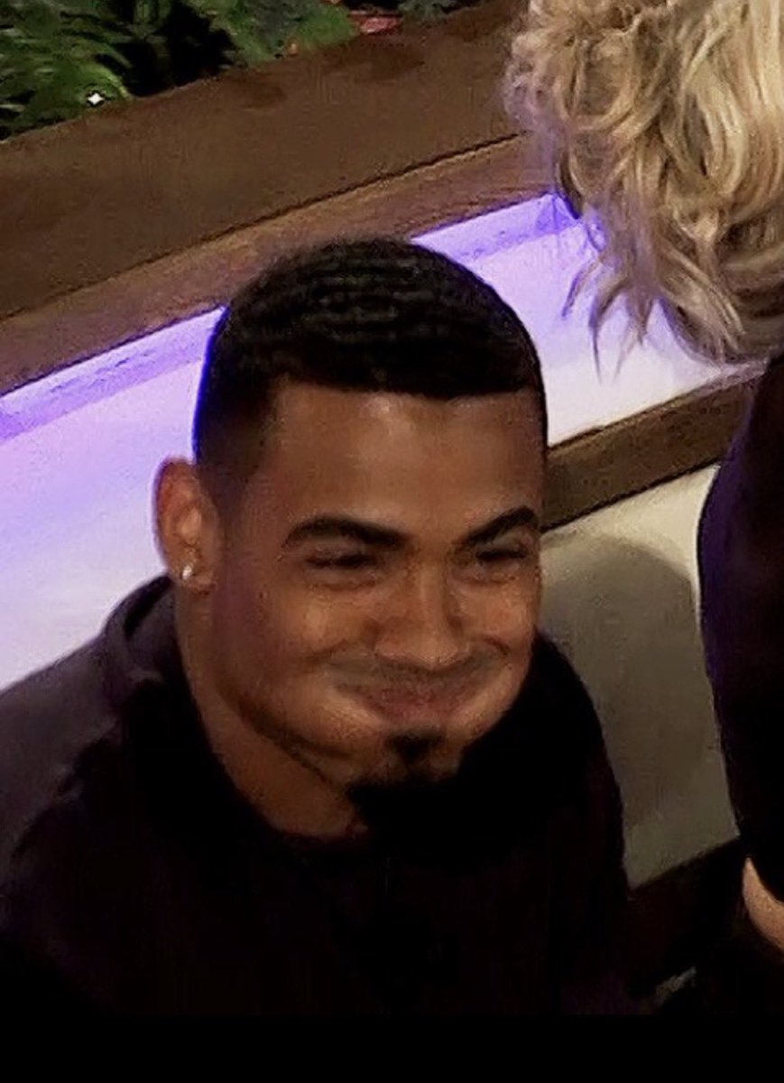 AmberLe09317409's tweet photo. mitch will find any moment to remind us he’s 27  #LoveIsland https://t.co/m6uz2NQxqk