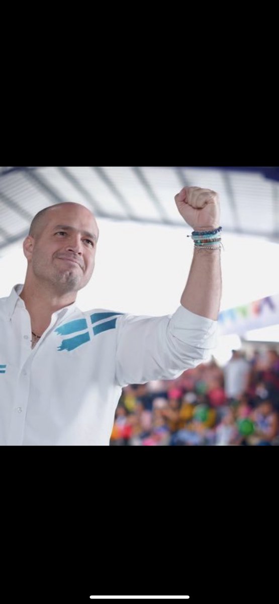 saidjss's tweet photo. Lo que ha pasado hoy no tiene nombre. Estamos en un país de nadie! 
Me dueles Ecuador.
Me dueles Manta. 
Que en paz descanses Agustin. 
Vuela alto. https://t.co/gGFVDiL7ss