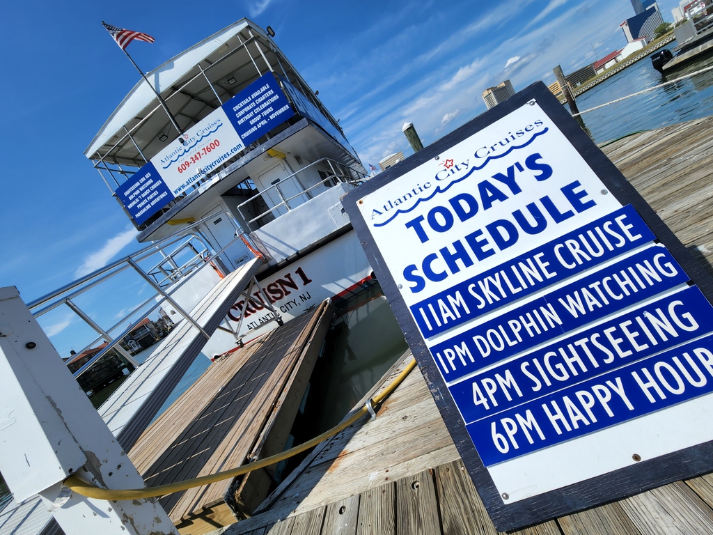boat_ac's tweet photo. Calling all cocktail enthusiasts! Discover the ultimate mix of friends, drinks, and a breathtaking Atlantic City skyline aboard our exciting cruises‼️
📲 https://t.co/Z66WkRhQpK 

#AtlanticCityCruises #DrinksAndLaughs #doac #SummerVibes #SunsetSailing #FunTimes #CheersToThat https://t.co/NdpI7RkEdZ