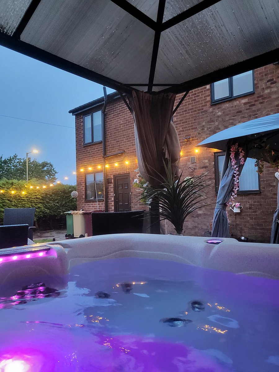Chilling in the hot tub while the rain clashes down on the gazebo roof the best way to spend Sunday evening ❤️
