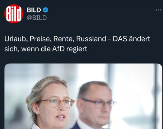Leseerlaubnis's tweet photo. #Twitterfund, leider ohne Datum
Was sehen wir hier?
Wir sehen, dass die #BILD schreibt "wenn die AfD regiert", implizierend, dass das ein gesetzter Fakt wäre, die AfD also bekanntermaßen bald an der Regierung wäre - so als ob sie schon gewählt sei.
Und nicht: "wenn die AfD regierte" (Konjunktiv II).
Die BILD stellt also nicht nur nicht mehr in Zweifel, dass die AfD regieren wird, sondern gewöhnt die Leserschaft an den Gedanken, dass dies ohnehin passieren wird und es maximal noch eine Frage sei, wann das eintritt.
Bei so etwas immer sehr gut aufpassen:
Hier findet eine Manipulation statt, die die Leserschaft an einen Gedanken gewöhnen soll.
Bei der Bild ist man sehr viel aber blöd ist man nicht. Das ist Absicht.