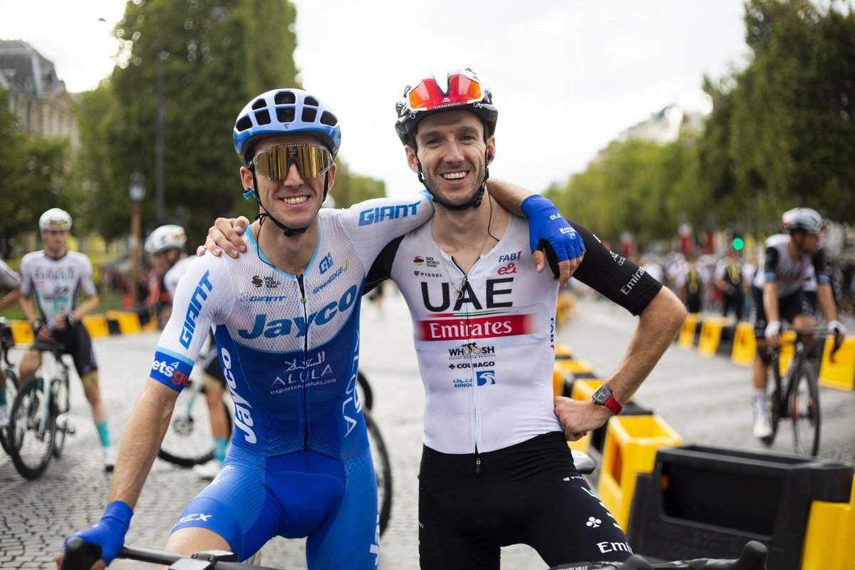 GreenEDGE Cycling (@greenedgeteam) on Twitter photo How it started ➡️ How it’s going 😆
From young <a href="/ManUtd/">Manchester United</a> fans to <a href="/LeTour/">Tour de France™</a> podium and 4th place 💛
#TDF2023 How it started ➡️ How it’s going 😆
From young <a href="/ManUtd/">Manchester United</a> fans to <a href="/LeTour/">Tour de France™</a> podium and 4th place 💛
#TDF2023