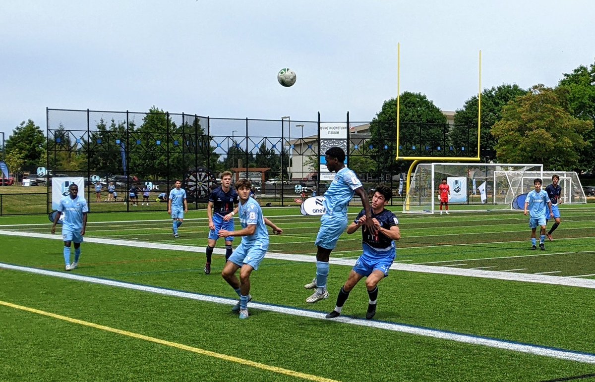 Soccer Sunday in #Nanaimo: @harboursidefc hosts <a href="/AltitudeFC_ca/">Altitude FC</a> in <a href="/League1BC/">League1 British Columbia</a> action. MSOC underway after a touching ceremony/tribute to Reid Davidson 💙