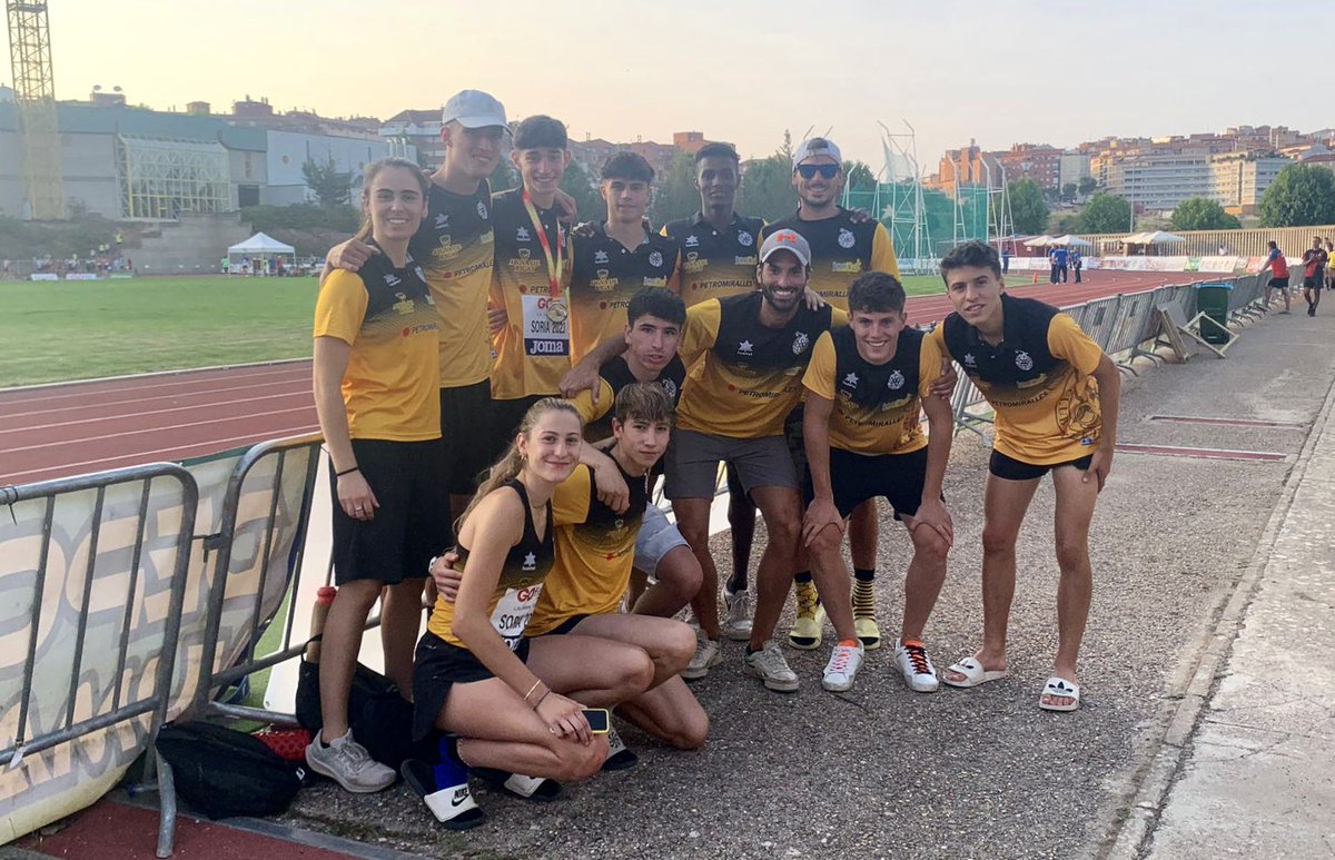 CAIgualada's tweet photo. 💥QUIN CAMPIONAT D’ESPANYA S’HAN MARCAT ELS SUB20💥

11 atletes🐝
7 finalistes💪🏼
3 medalles 🥇🥇🥈
1er equip català i 7è estatal per punts de finalista😳

BRUTALS😨💪🏼👏🏼
@Atletisme_FCA @esportigualada @patrilla12 @petromiralles_ https://t.co/bIWVXVMuW9