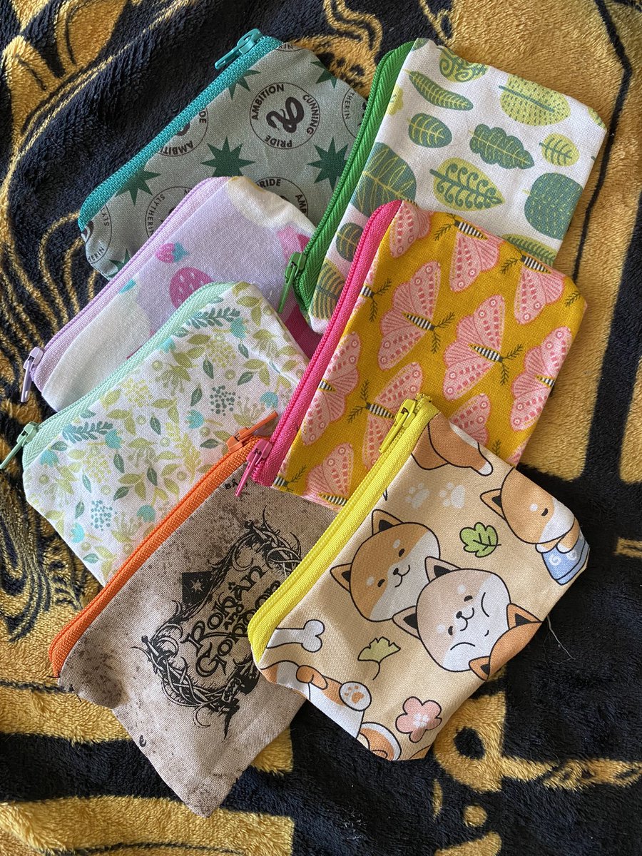 artgremlinillu1's tweet photo. Gondor and shiba purse was homed!
The others are still waiting ♥️ #craftbizparty https://t.co/hn1BP5yIzG