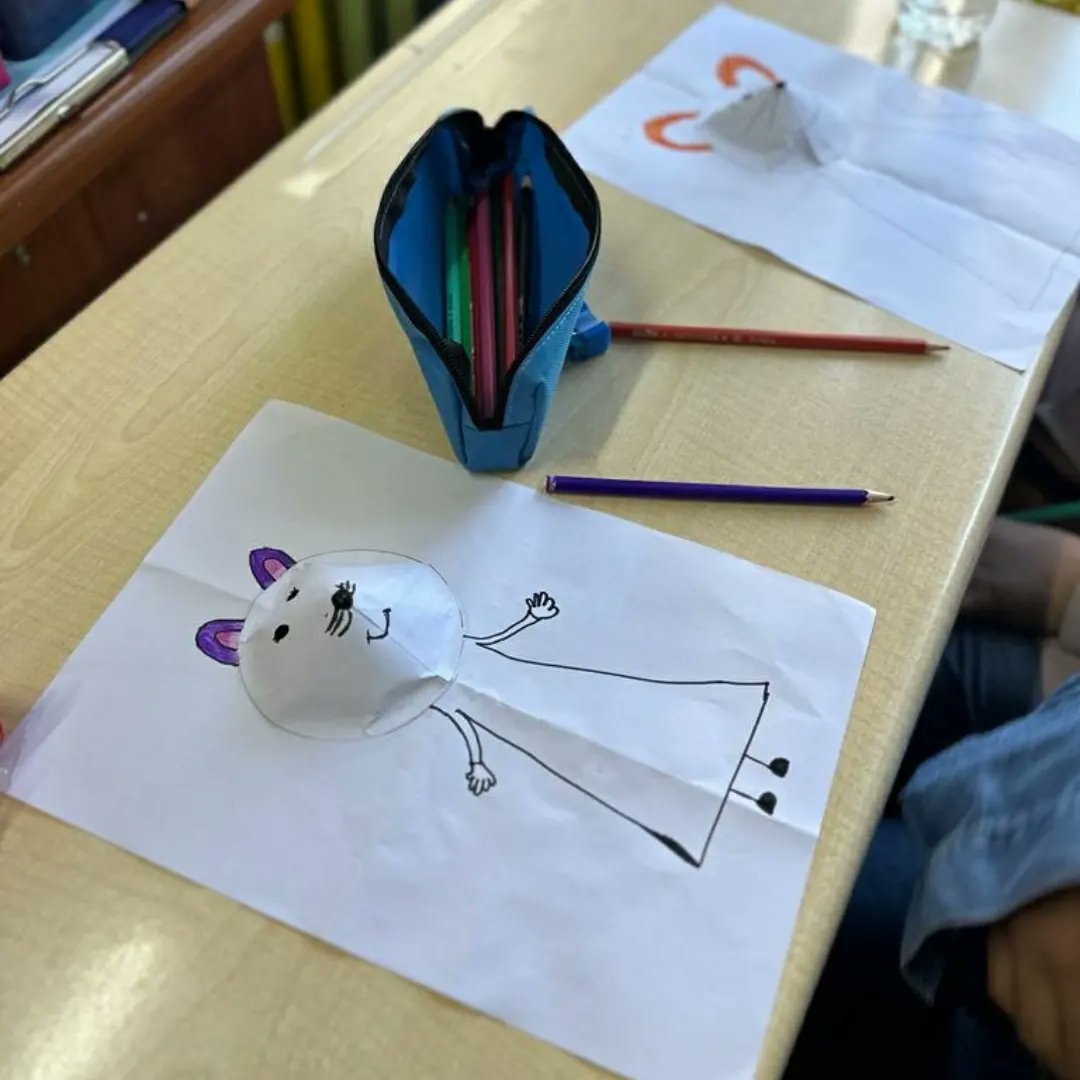 tugvatrabzon's tweet photo. Çukurçayır Ortaokulunda
Ku'an dersimizden sonra
Öğrencilerimizle birbirinden sevimli hayvan şekilleri yaptık
Akıl oyunları oynayıp onlara şeker dağıttık
Yüzme kursumuzla günü tamamladık https://t.co/Ccc9i47A5o