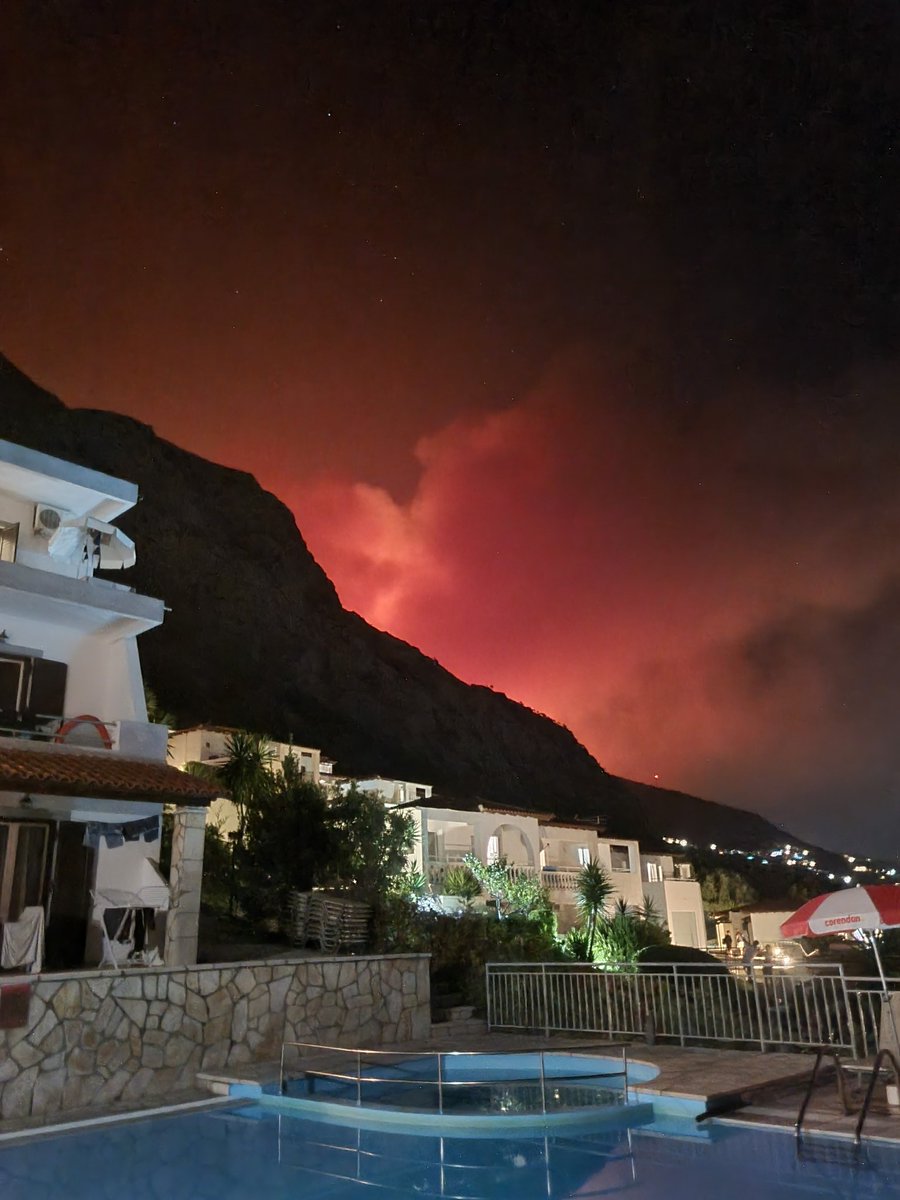 RomyFabienne's tweet photo. Tot zover vakantie #corfu 
We worden geevacueerd vanuit Barbati nu. https://t.co/1gIdOCuZ3s
