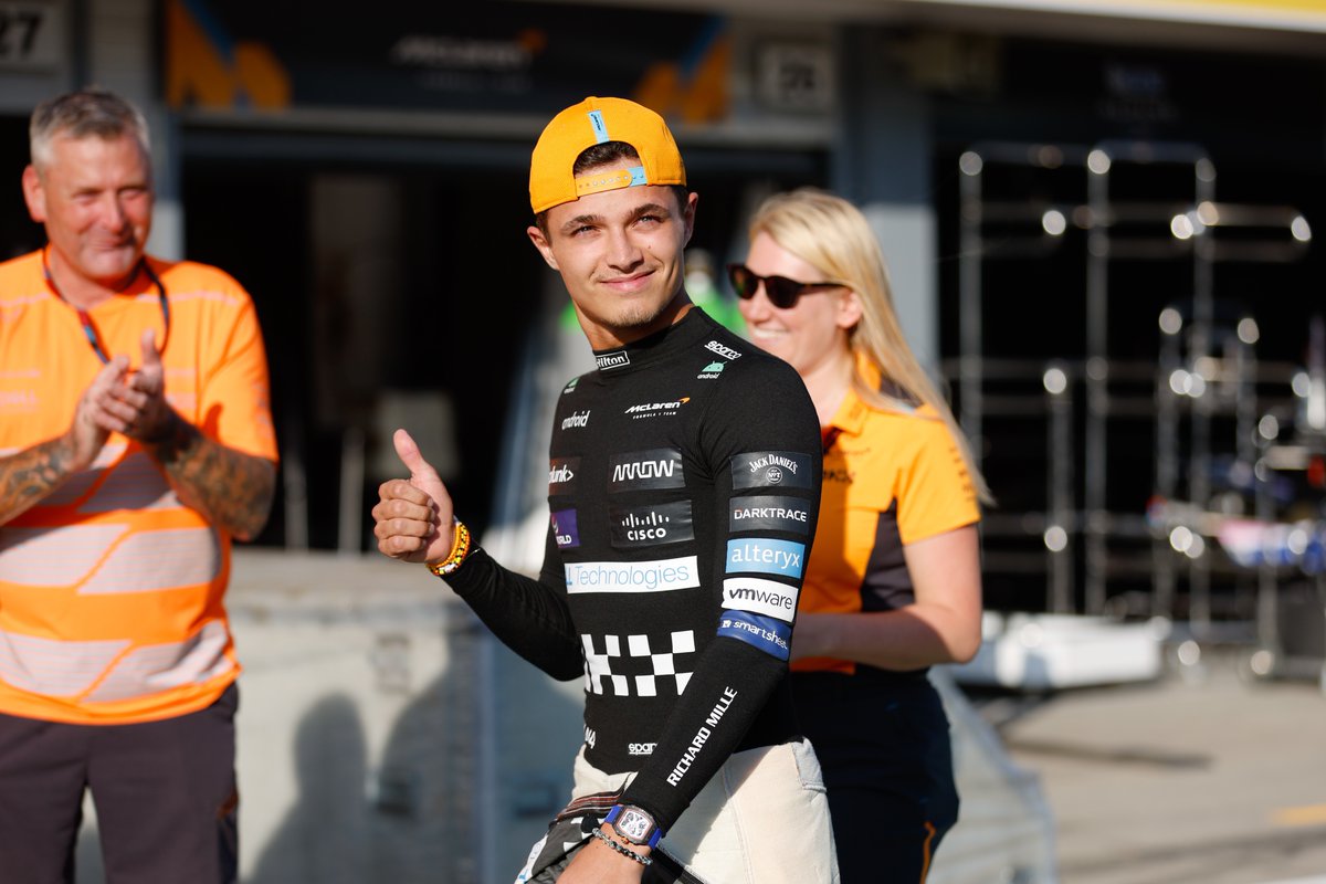 McLarenF1's tweet photo. Thank you, Budapest! 🧡

#HungarianGP 🇭🇺 https://t.co/Buy37sVzXZ