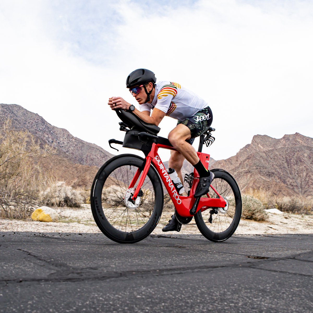 We're wishing @matthansontri a hearty congratulations for an impressive 3rd place podium finish at Ironman Lake Placid today! Well done Matt! 🥉🏊🏻🚵🏻‍♀️🏃🏼🎉