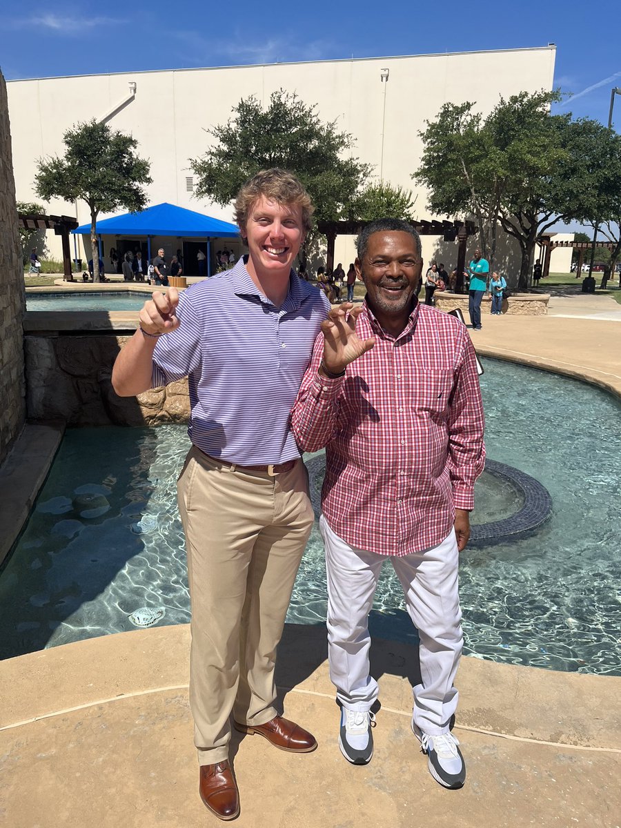 Michael71443499's tweet photo. The kicker that broke my heart last year! Baylor vs TCU we fellowship at the same church! 😂 https://t.co/LfLtAyTfeH