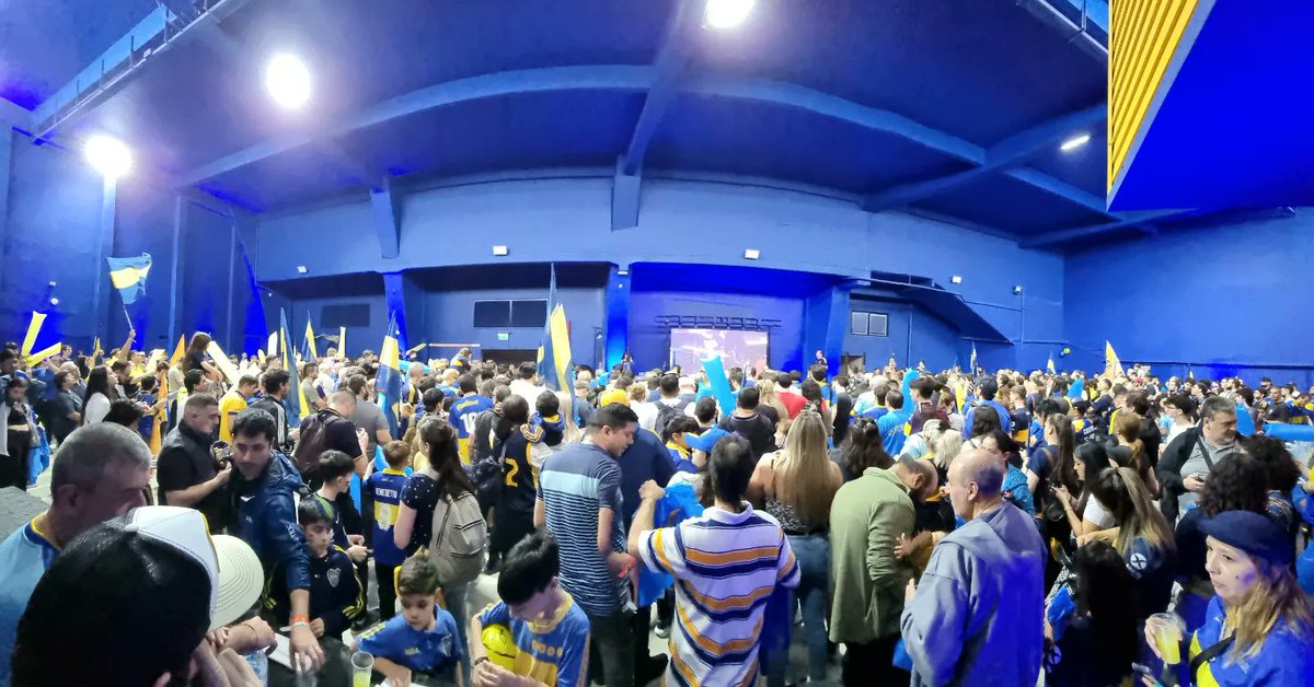 BocaObras's tweet photo. En la primera jornada de "Un club de obras abiertas", recorrimos junto a más de 1.200 socios y socias todas las reformas que se hicieron y se están haciendo 🙌🏻😊

Esperamos que hayan disfrutado tanto como nosotros💙💛💙

¡Los invitamos a participar del próximo encuentro! https://t.co/AH8L93Pq1Y