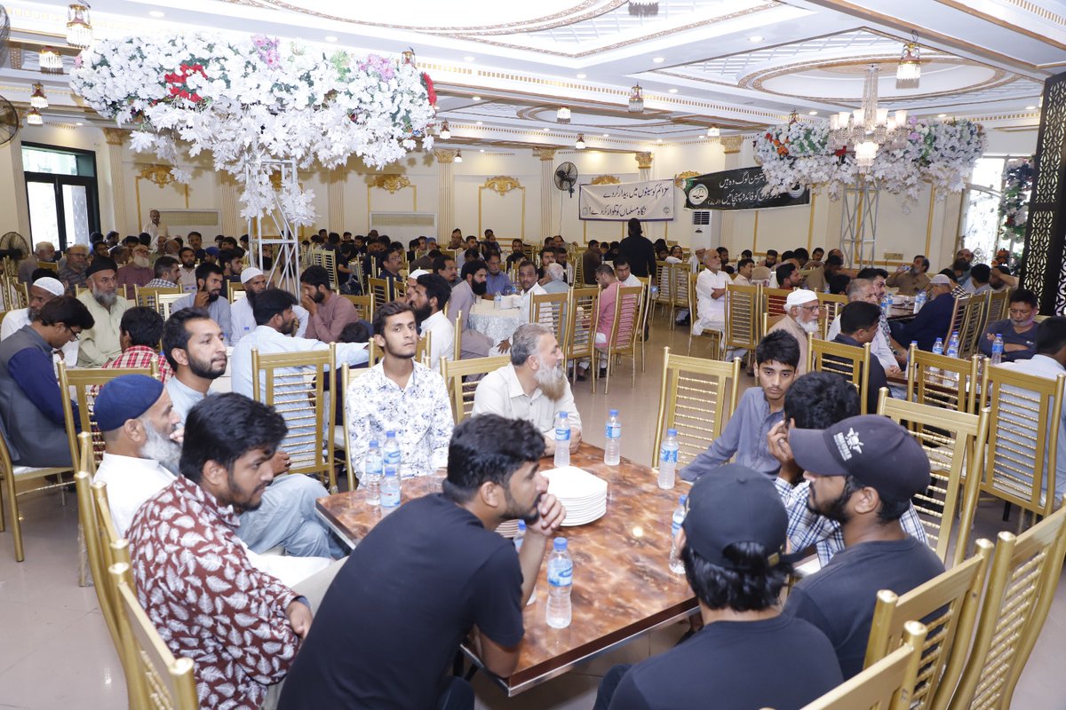 JIPOfficial's tweet photo. لاہور - جماعت اسلامی کے مرکزی سیکرٹری جنرل امیرالعظیم پنجاب سوسائٹی نیسپاک سرکل، پی پی 162 میں قربانی کے حصہ داران کے اعزاز میں سالانہ عید ملن و پائے ناشتہ کی تقریب سے خطاب کر رہے ہیں https://t.co/u1fL7ZzfEe