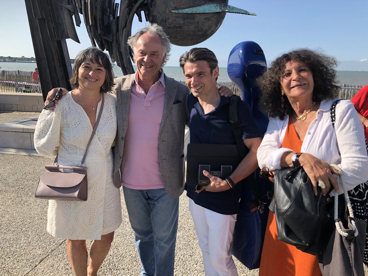 ericlhote's tweet photo. Accueillis par @isa_delger #SGSUDOUEST pour cette dernière soirée #UEEF2023 #Rivedoux des retrouvailles émouvantes pour @GautierCapucon et @JCCasadesus https://t.co/9Jh2u0wq0H