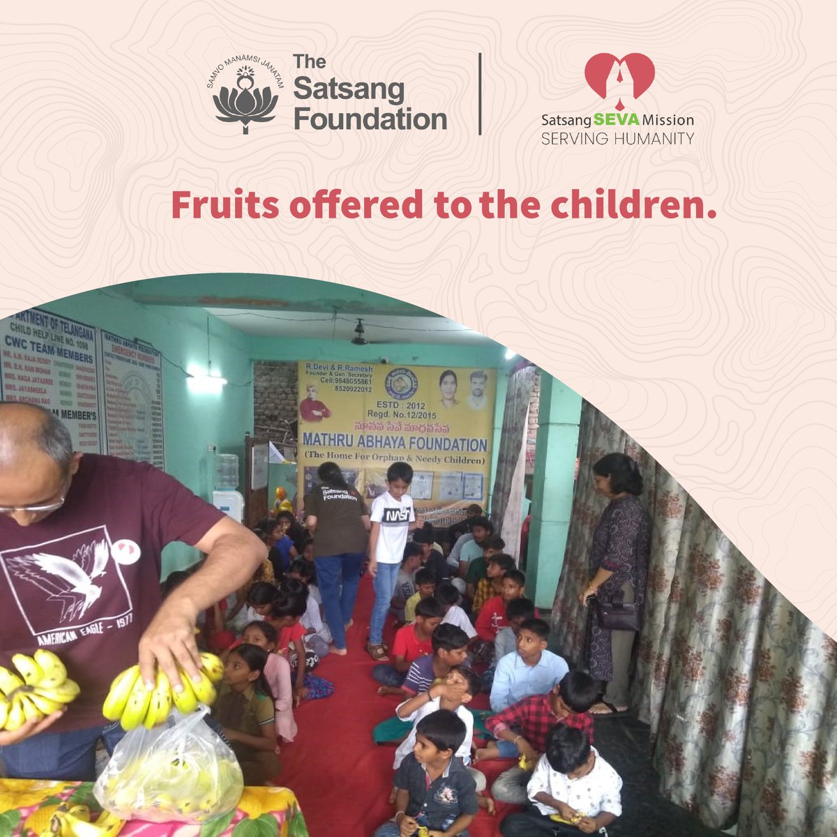 SatsangTweets's tweet photo. Team SSM Hyderabad offered monthly dry rations and fruits to the young residents of Mathru Abhaya Foundation on 25 June.

To participate in SSM activities, write to connect@satsang-foundation.org.

#TheSatsangFoundation #SatsangSevaMission #SSM #Seva #DryRations #Hyderabad https://t.co/pm15hCCxz7