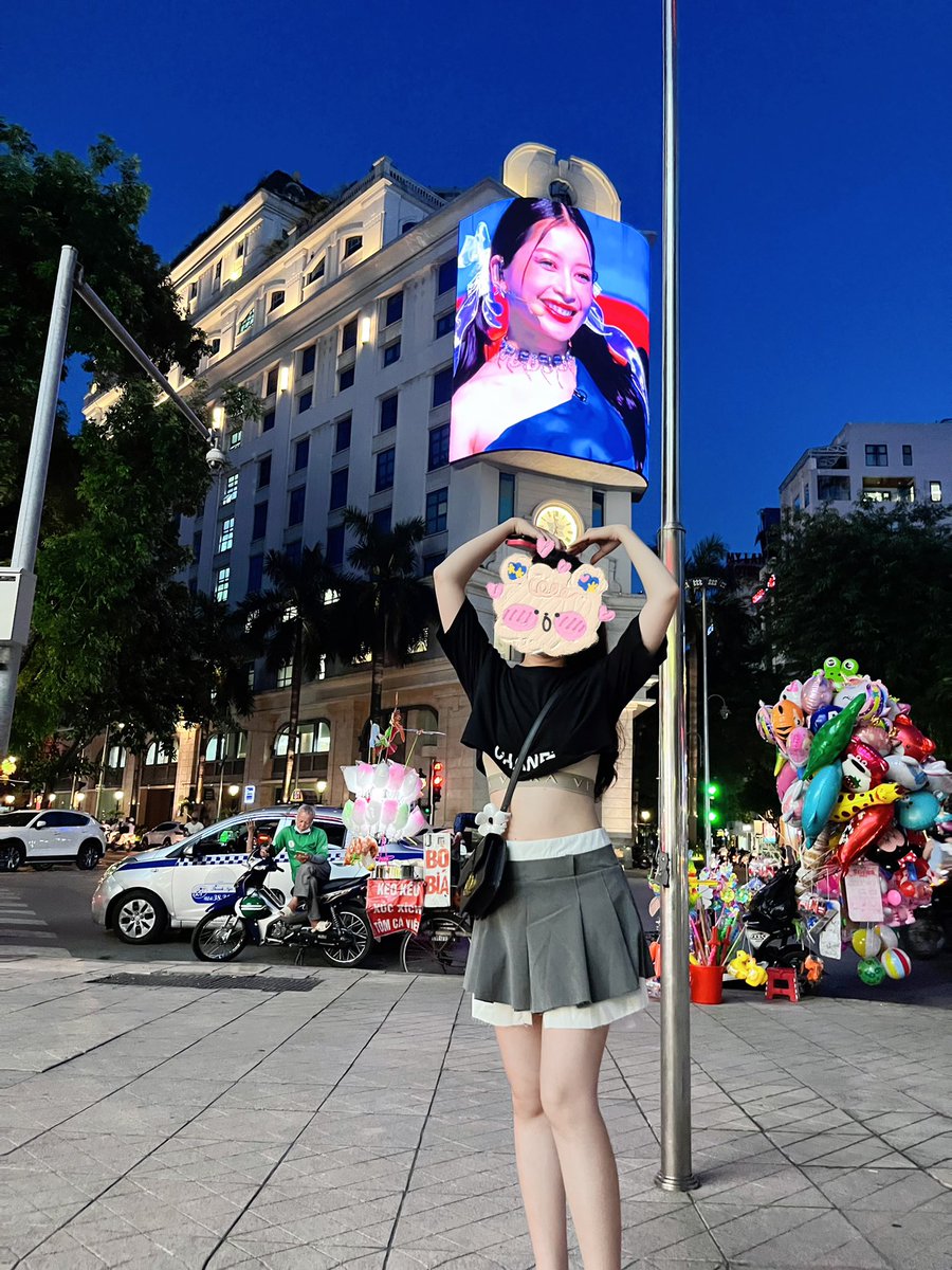 ZenDa113's tweet photo. Check in Led CDC Le Dai Hanh HN
#ChiPu #Vinamapp #ChiPudapgioresong @chipuofficial https://t.co/kaxHNSAfsb