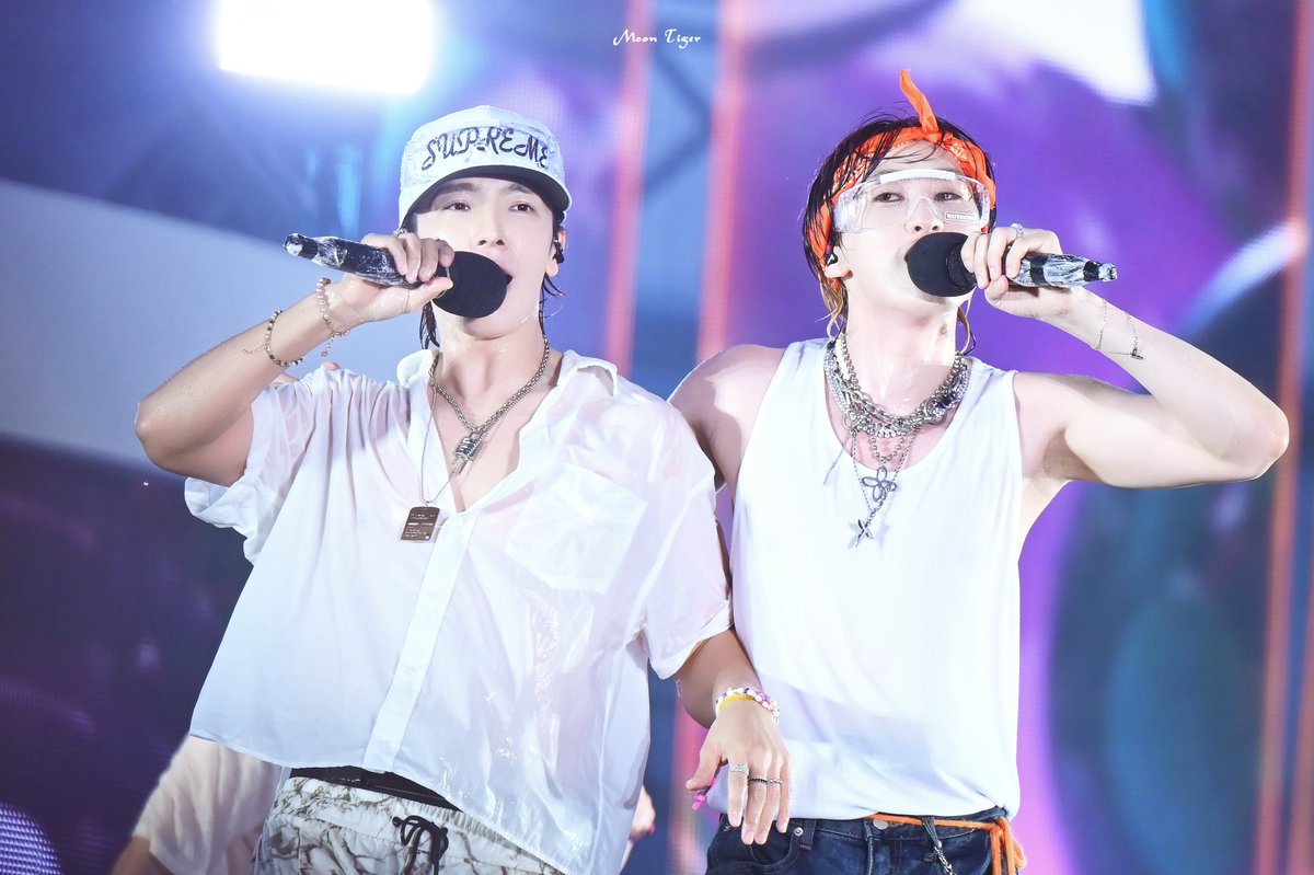 MoonTig58288696's tweet photo. 230723  워터밤 

#은혁 #EUNHYUK #동해 #DONGHAE
#SuperJuniorDnE https://t.co/TA2bTf9U7L